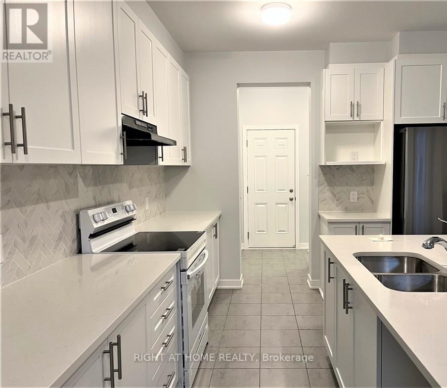 Kitchen - 321 Crossway Terrace, Ottawa, ON - Indoor Photo Showing Kitchen With Double Sink