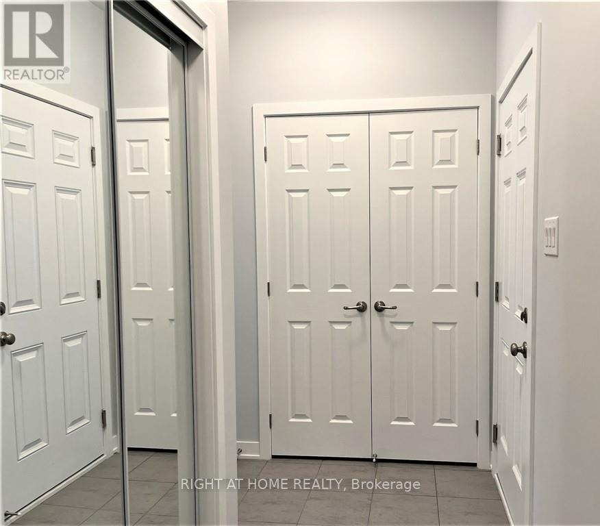 Mudroom Area - 321 Crossway Terrace, Ottawa, ON - Indoor Photo Showing Other Room