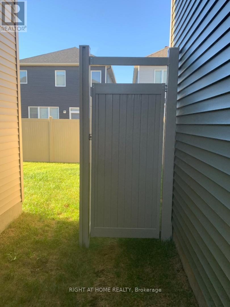 Backyard - 321 Crossway Terrace, Ottawa, ON - Outdoor