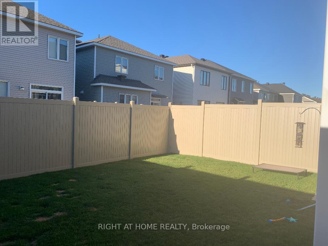 Backyard - 321 Crossway Terrace, Ottawa, ON - Outdoor