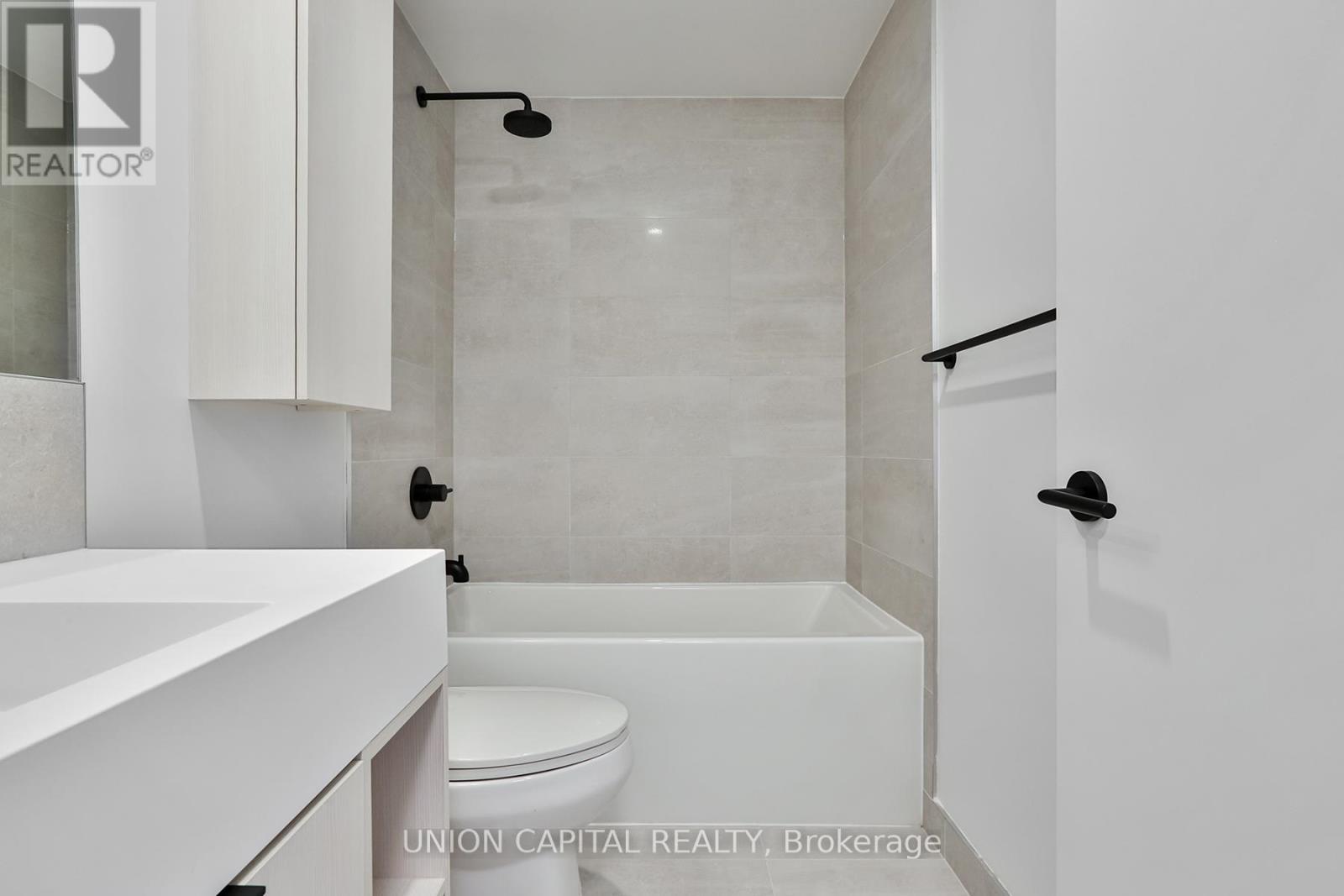 1111 - 108 Peter Street, Toronto, ON - Indoor Photo Showing Bathroom