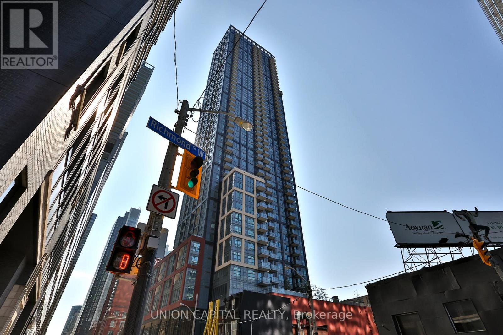 1111 - 108 Peter Street, Toronto, ON - Outdoor