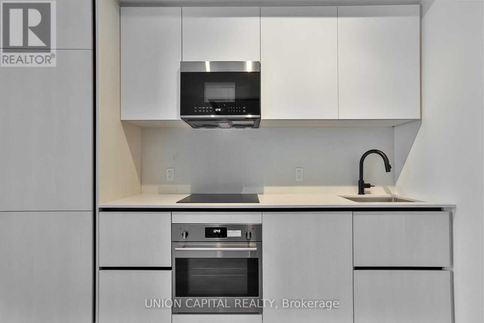 1111 - 108 Peter Street, Toronto, ON - Indoor Photo Showing Kitchen