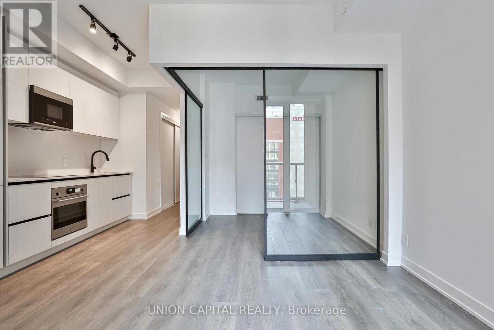 1111 - 108 Peter Street, Toronto, ON - Indoor