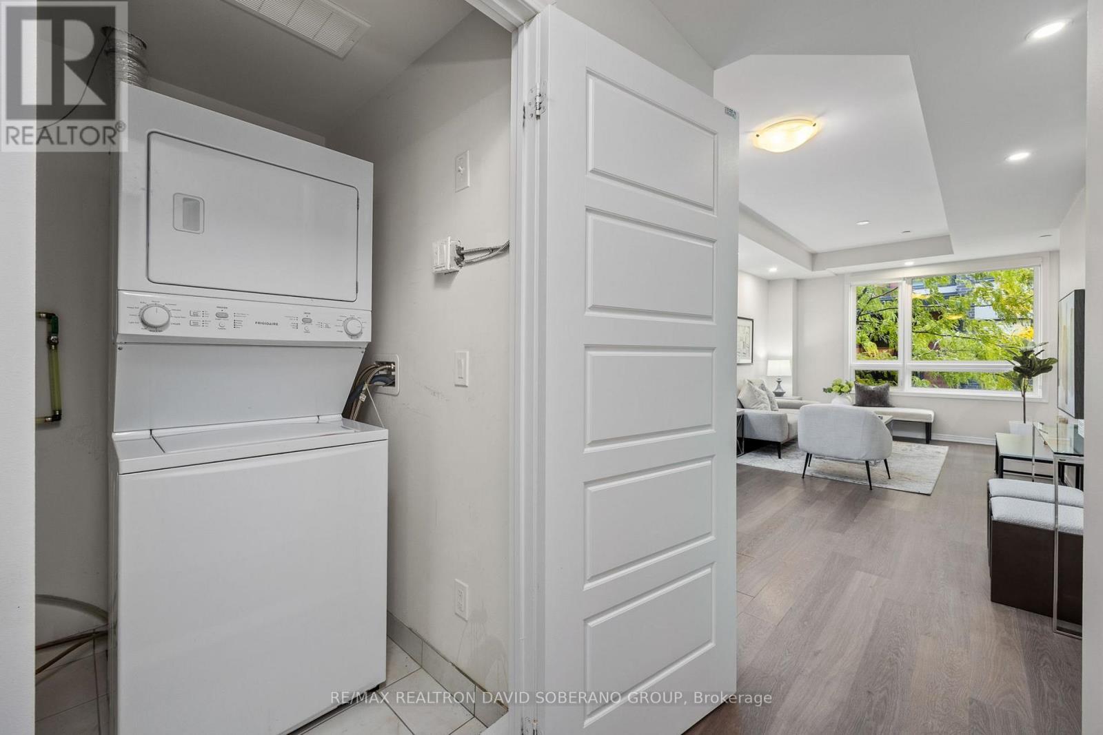 202 - 1120 Briar Hill Avenue, Toronto, ON - Indoor Photo Showing Laundry Room