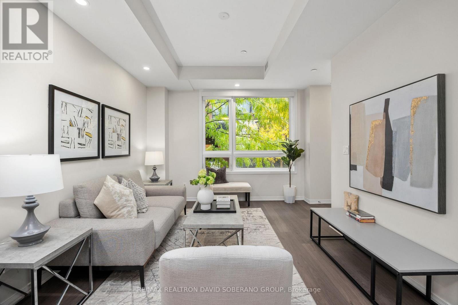 202 - 1120 Briar Hill Avenue, Toronto, ON - Indoor Photo Showing Living Room