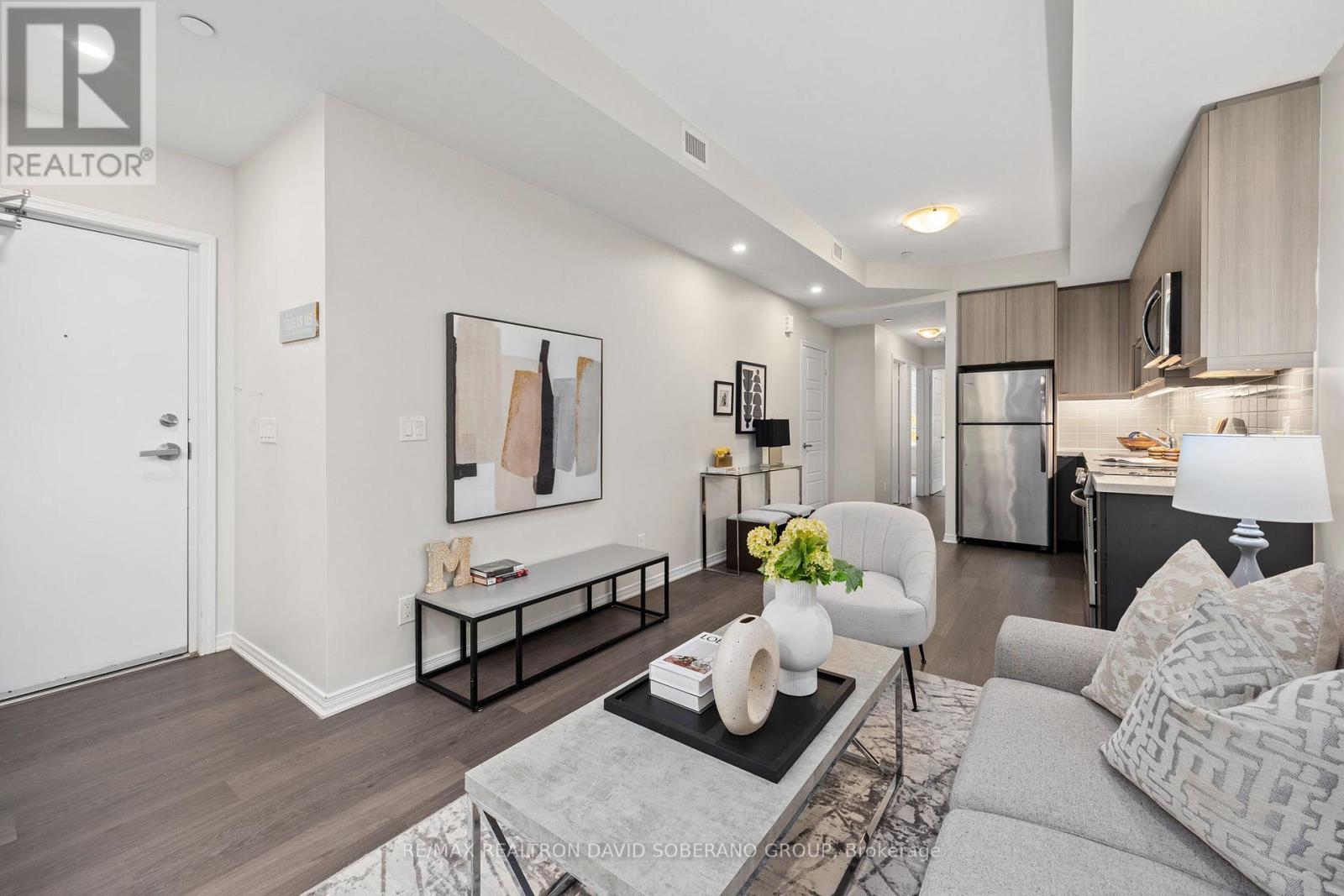 202 - 1120 Briar Hill Avenue, Toronto, ON - Indoor Photo Showing Living Room