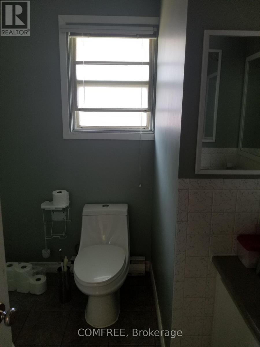 1978 Victoria Street, Innisfil (Stroud), ON - Indoor Photo Showing Bathroom