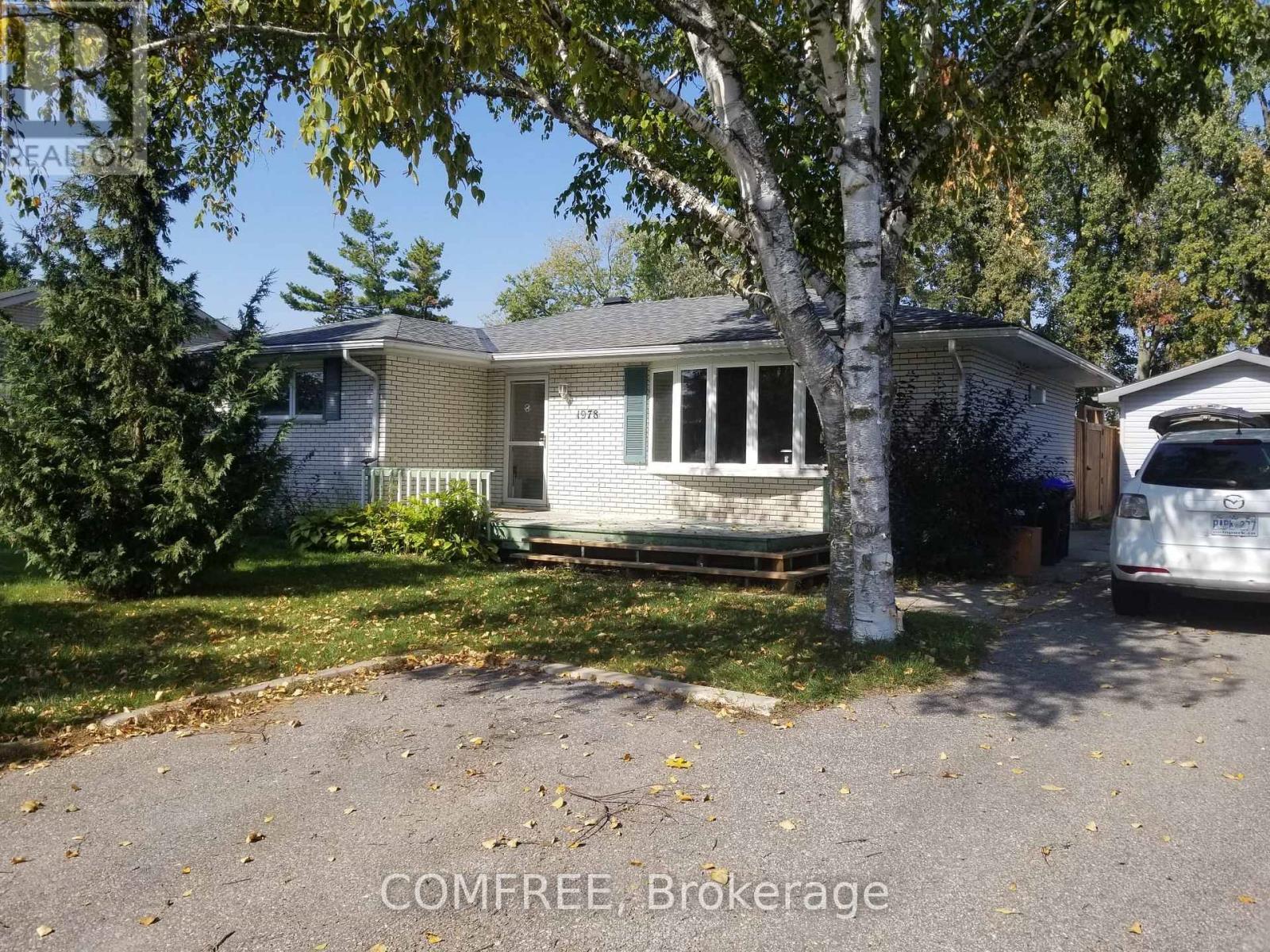 1978 Victoria Street, Innisfil (Stroud), ON - Outdoor