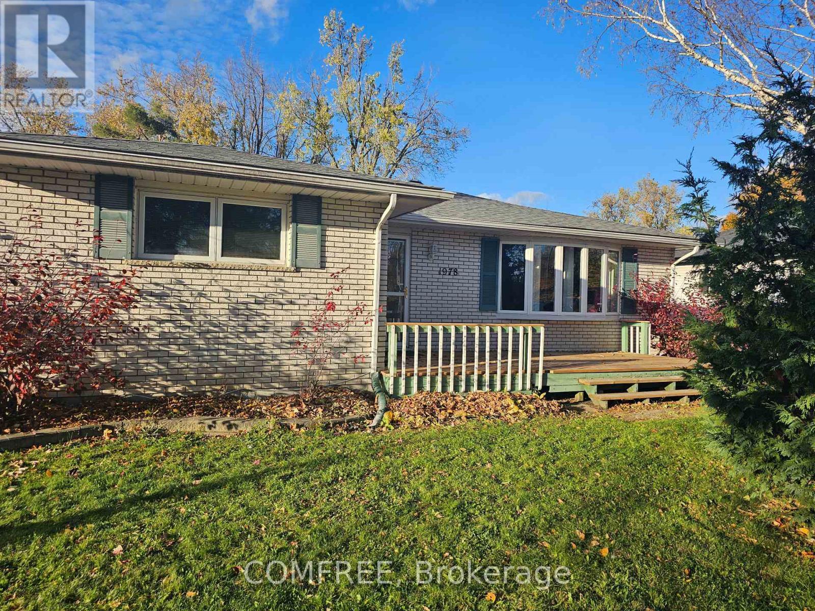 1978 Victoria Street, Innisfil (Stroud), ON - Outdoor With Deck Patio Veranda