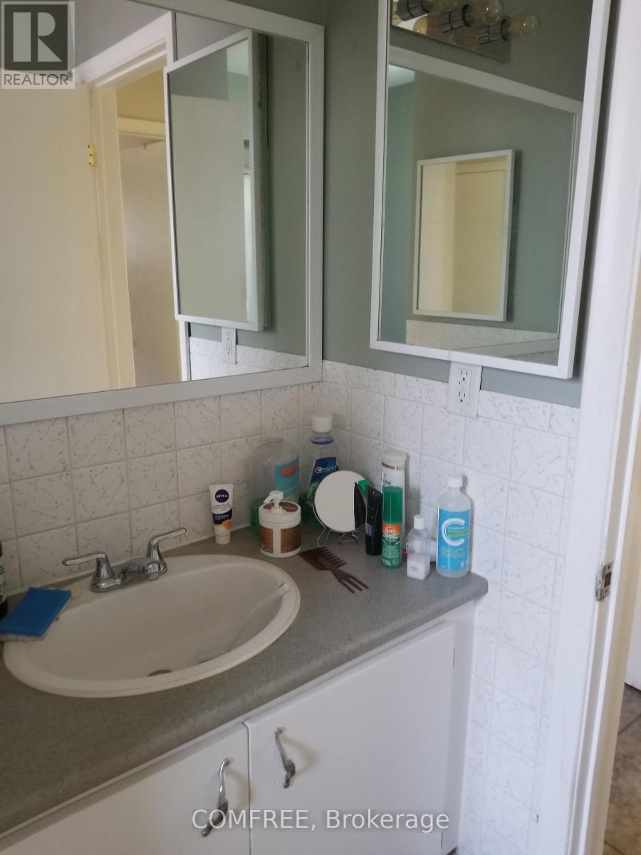 1978 Victoria Street, Innisfil (Stroud), ON - Indoor Photo Showing Bathroom