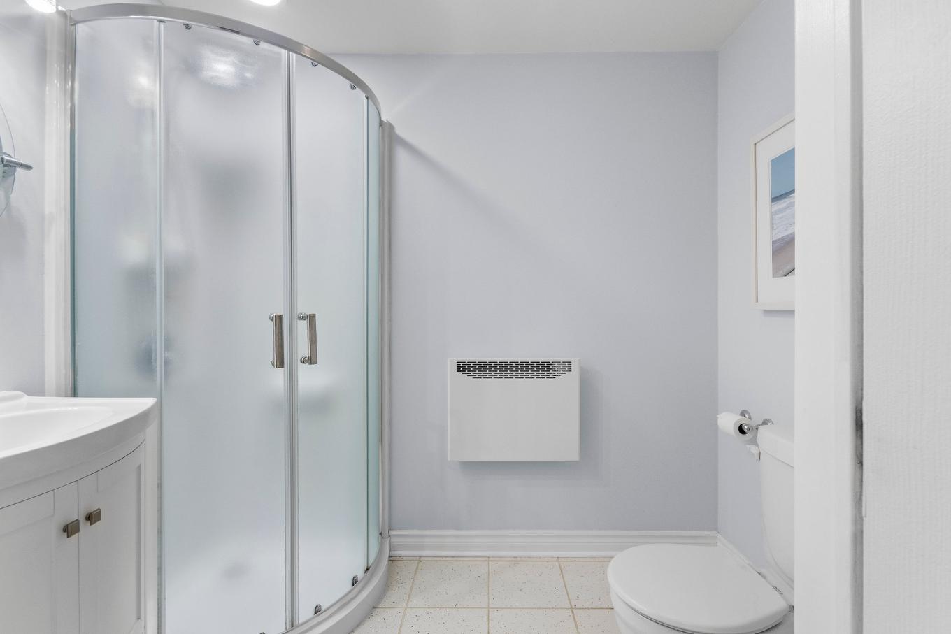 Bathroom - 66 Rue Douglas-Anderson, Châteauguay, QC - Indoor Photo Showing Bathroom