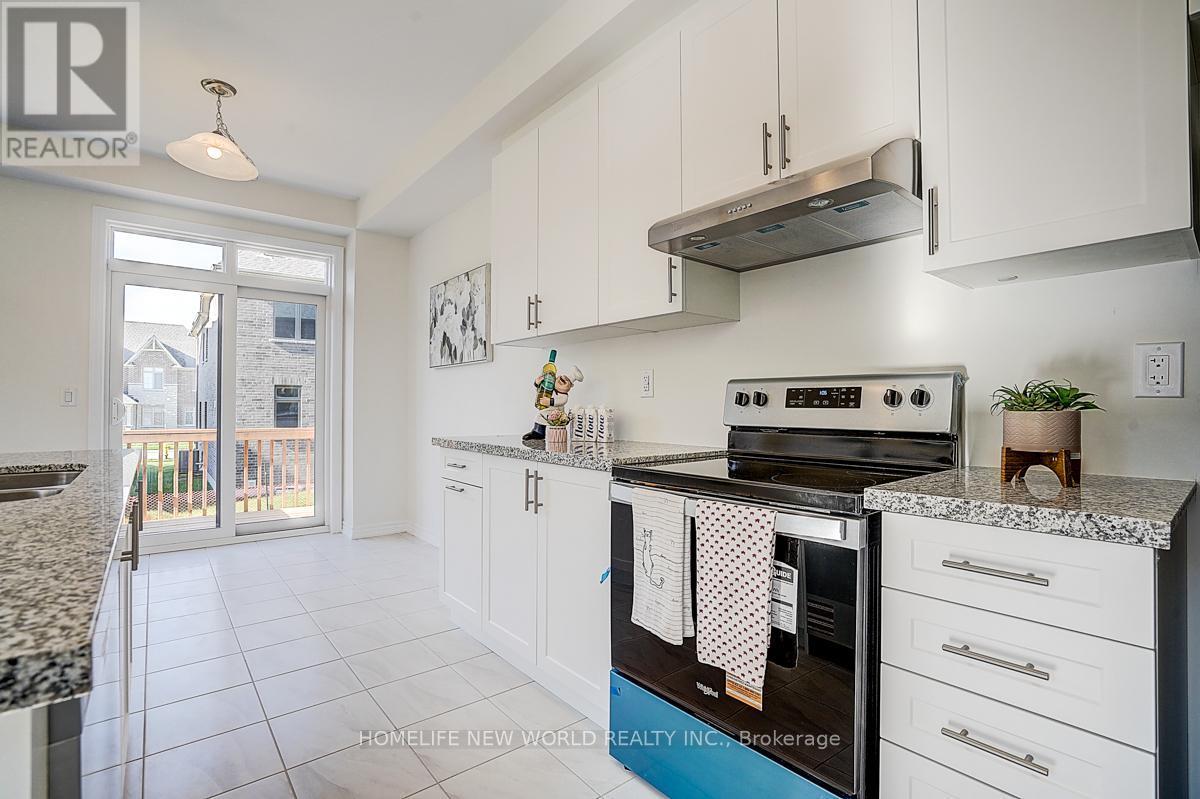 4 Freeman Williams Street, Markham, ON - Indoor Photo Showing Kitchen With Stainless Steel Kitchen With Upgraded Kitchen