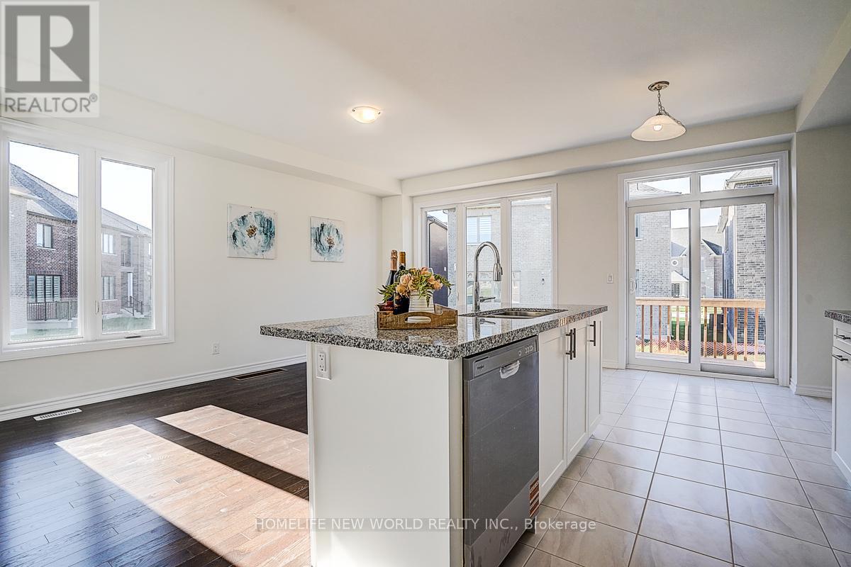 4 Freeman Williams Street, Markham, ON - Indoor Photo Showing Kitchen
