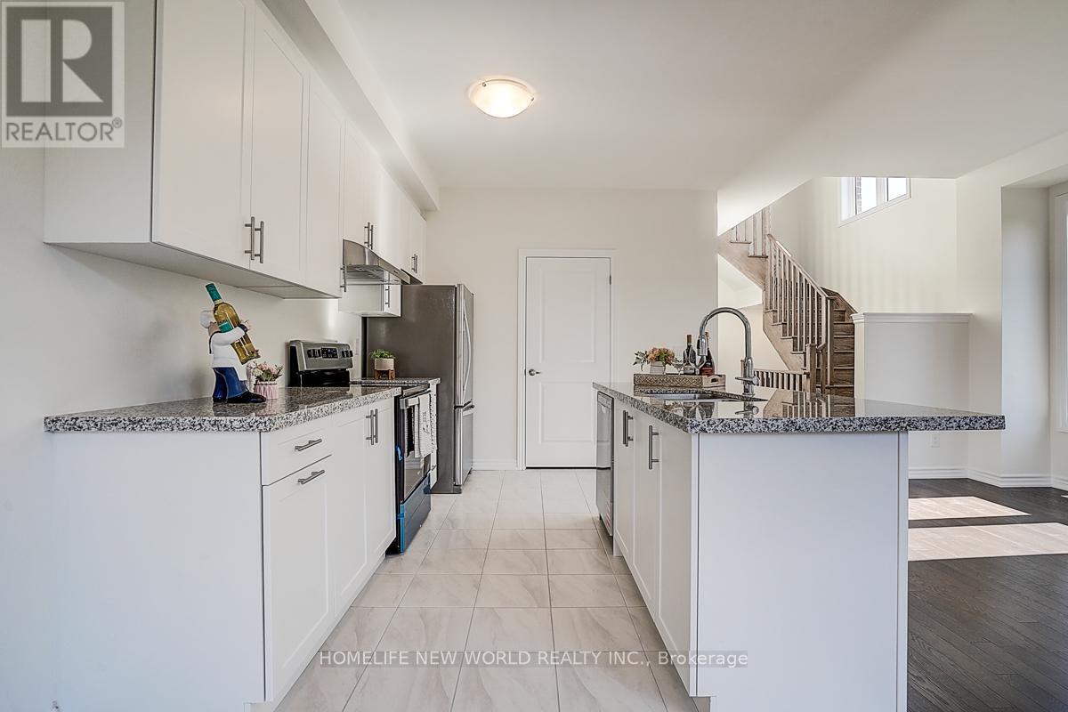 4 Freeman Williams Street, Markham, ON - Indoor Photo Showing Kitchen With Upgraded Kitchen