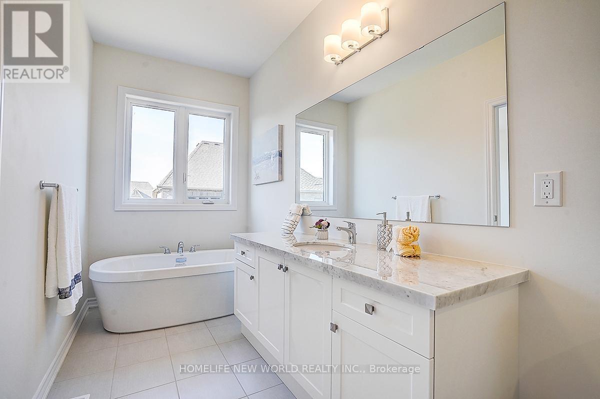 4 Freeman Williams Street, Markham, ON - Indoor Photo Showing Bathroom
