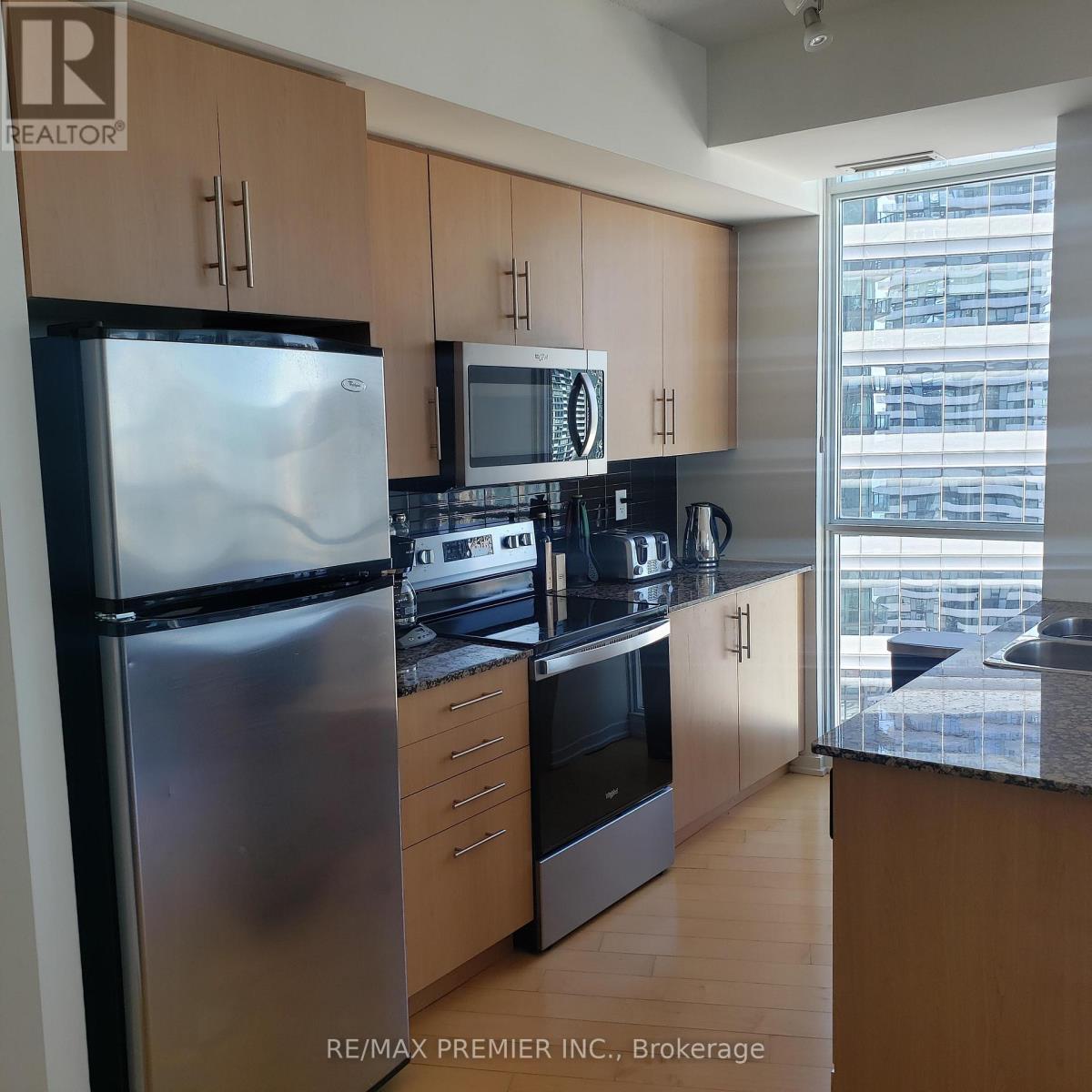 3308 - 65 Bremner Boulevard, Toronto, ON - Indoor Photo Showing Kitchen