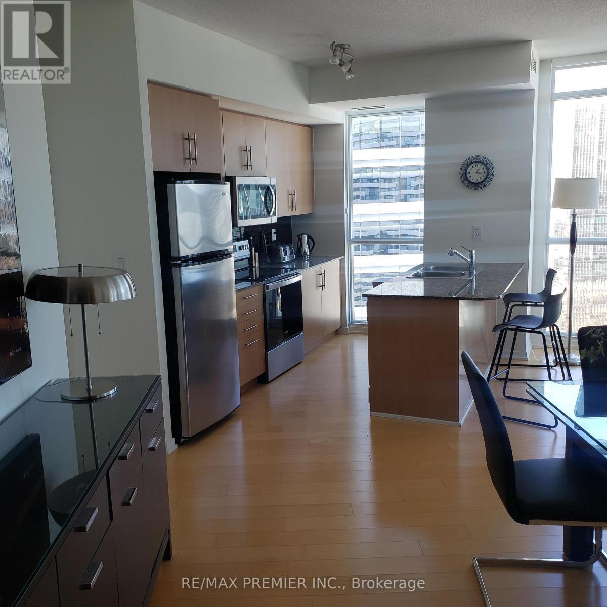 3308 - 65 Bremner Boulevard, Toronto, ON - Indoor Photo Showing Kitchen