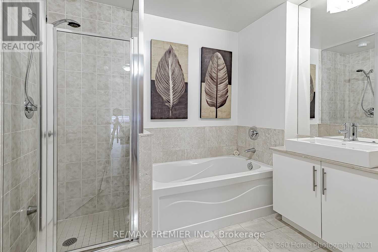 3308 - 65 Bremner Boulevard, Toronto, ON - Indoor Photo Showing Bathroom