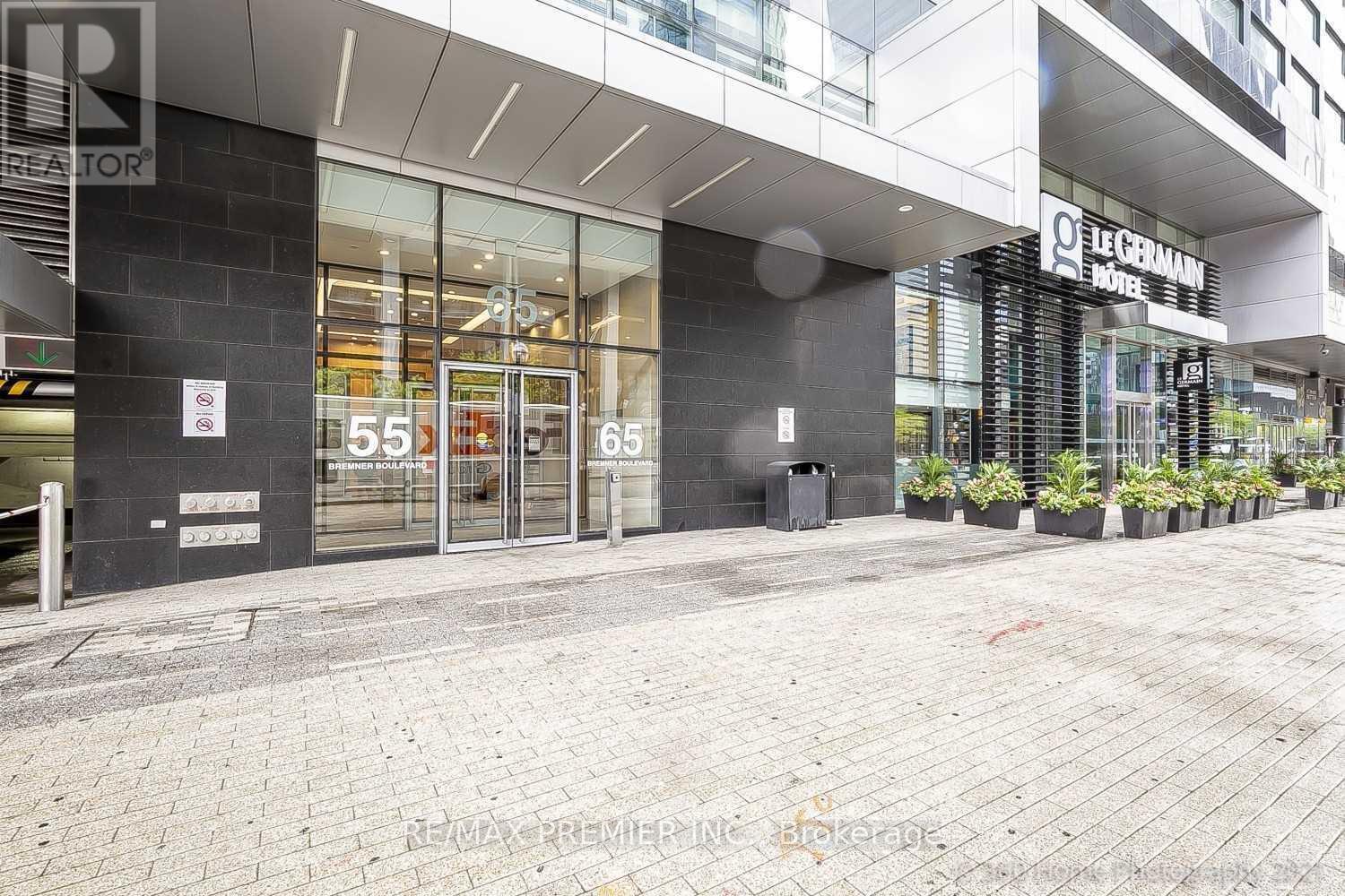 3308 - 65 Bremner Boulevard, Toronto, ON - Outdoor