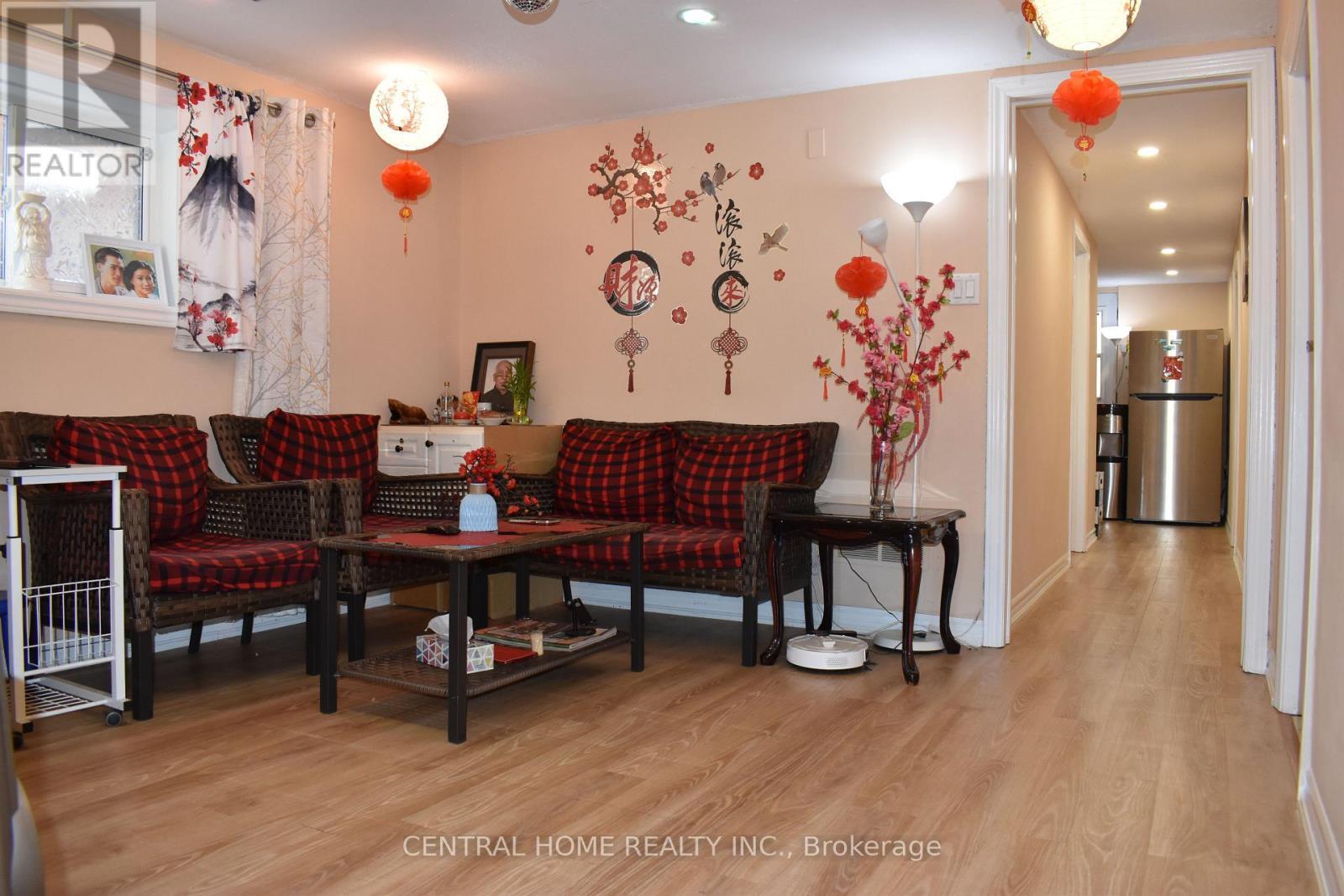 59 Blaney Crescent, Toronto, ON - Indoor Photo Showing Living Room