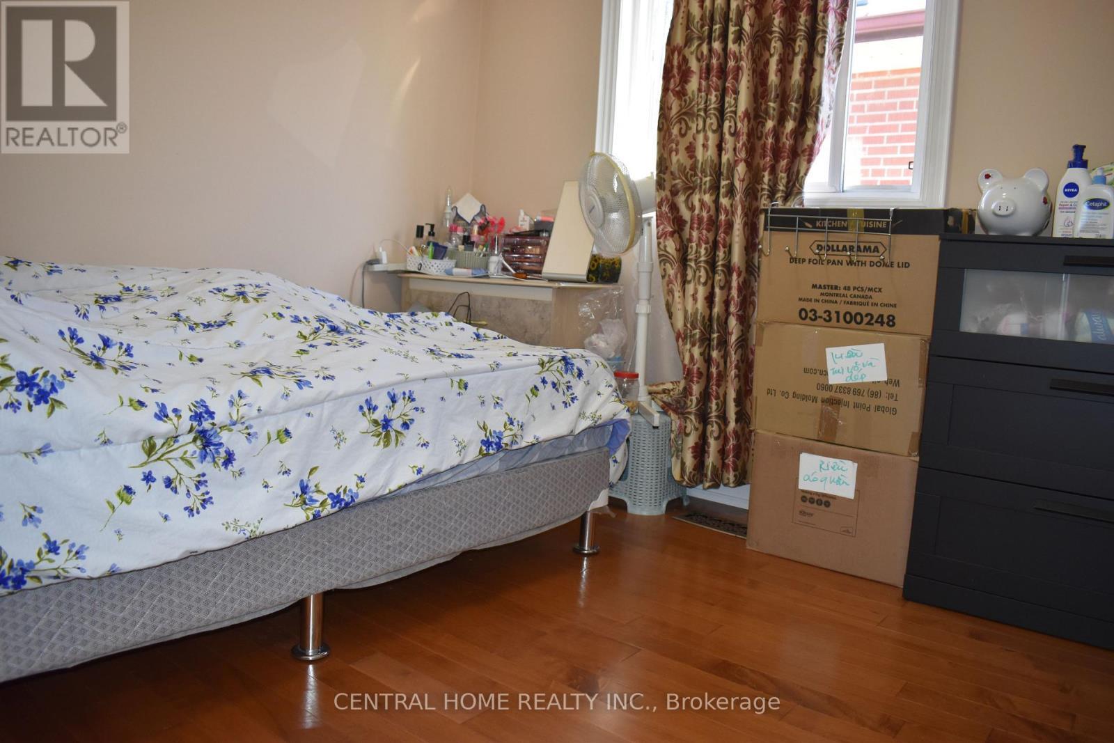 59 Blaney Crescent, Toronto, ON - Indoor Photo Showing Bedroom