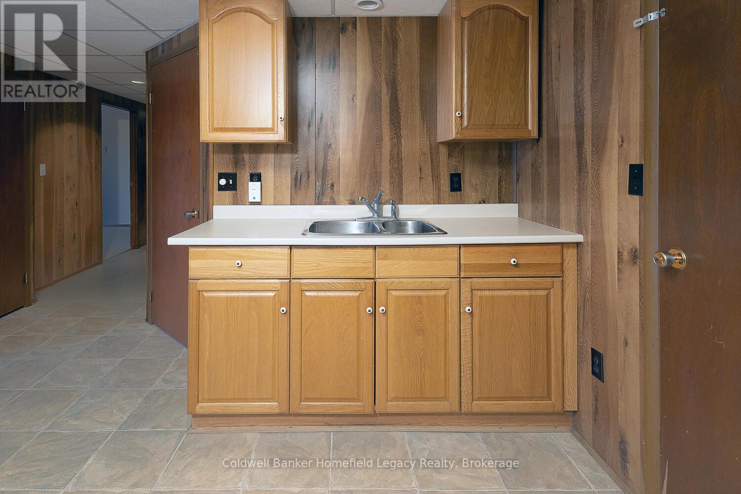 4920 Line 10 Line E, Perth South (Blanshard), ON - Indoor Photo Showing Kitchen With Double Sink