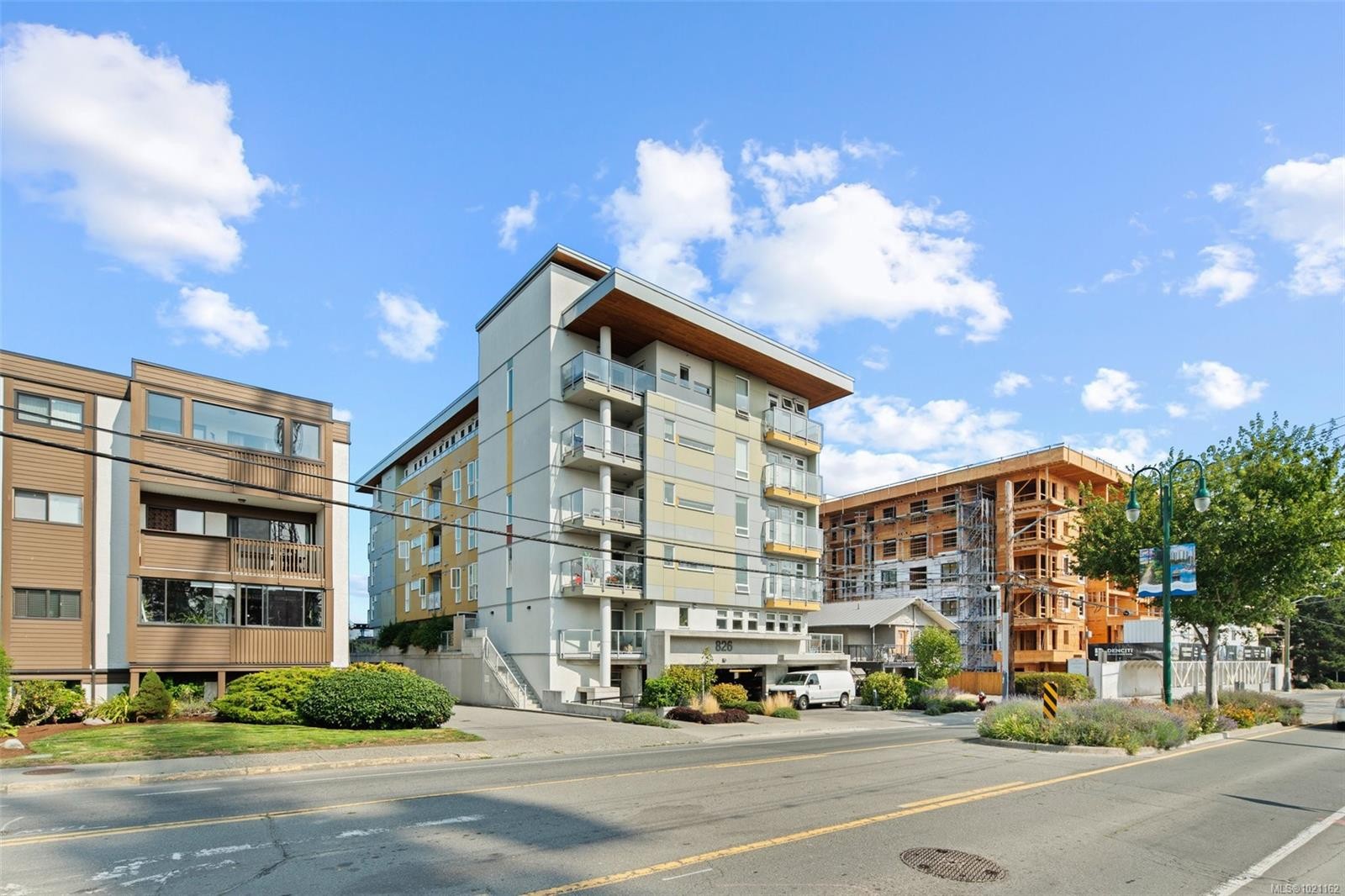 403-826 Esquimalt Rd, Esquimalt, BC - Outdoor