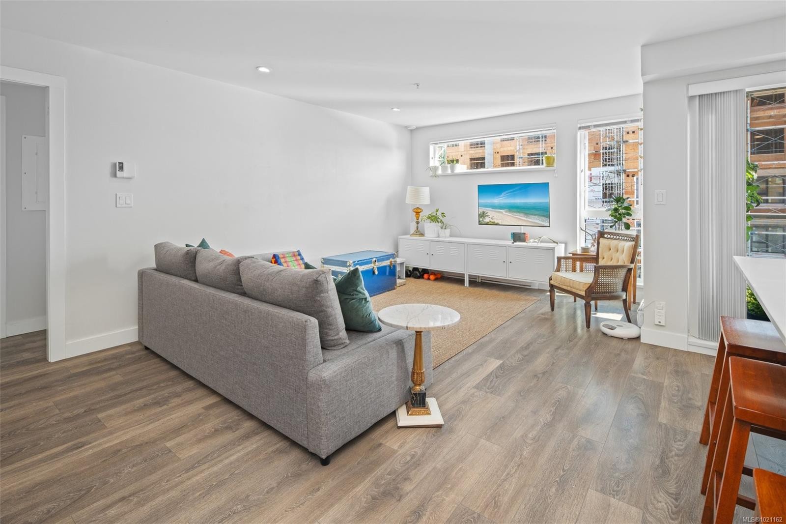 403-826 Esquimalt Rd, Esquimalt, BC - Indoor Photo Showing Other Room