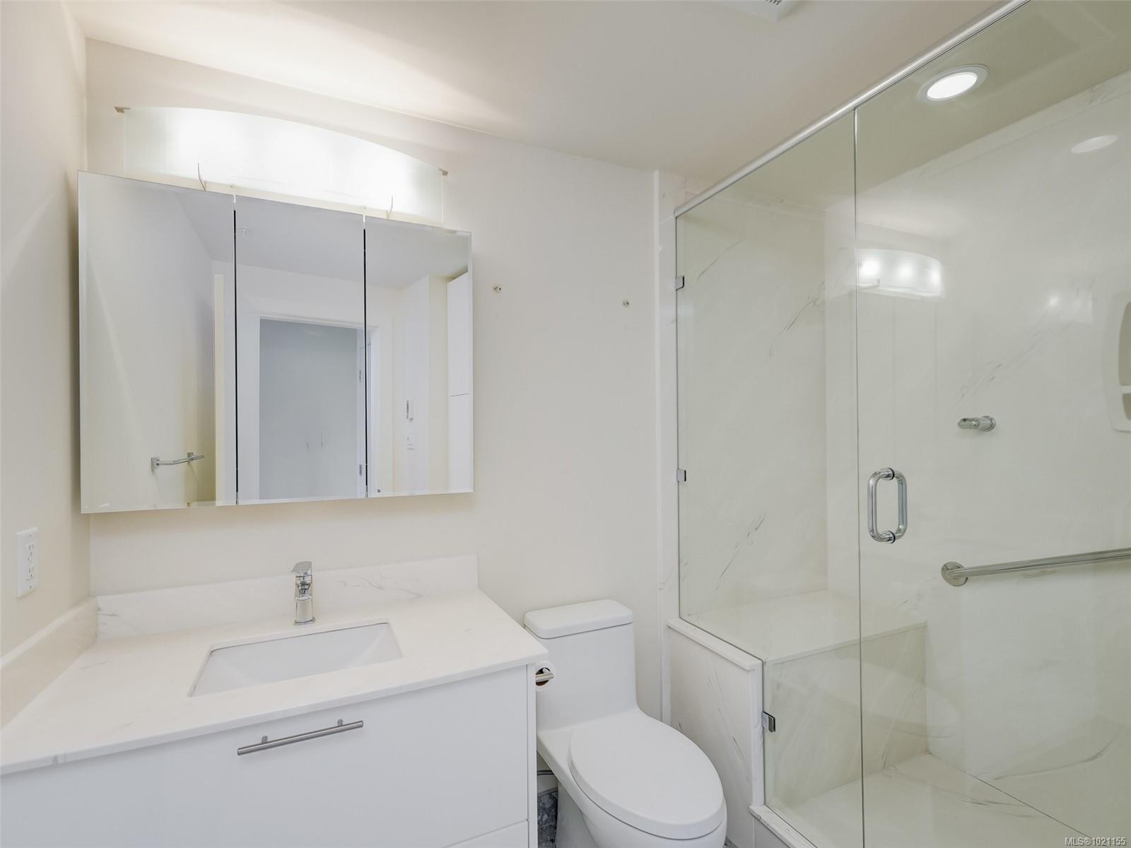 N609-737 Humboldt St, Victoria, BC - Indoor Photo Showing Bathroom