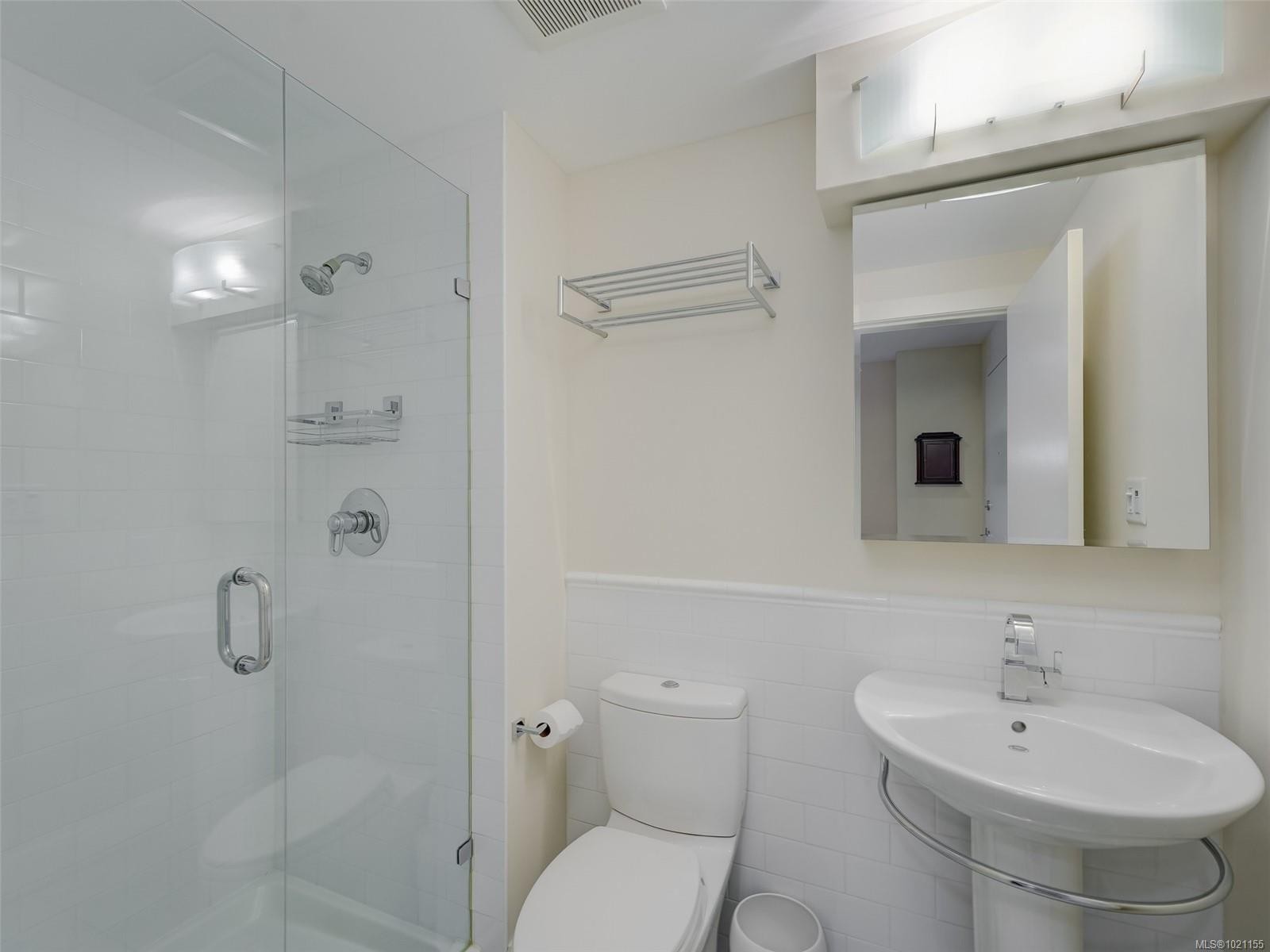 N609-737 Humboldt St, Victoria, BC - Indoor Photo Showing Bathroom