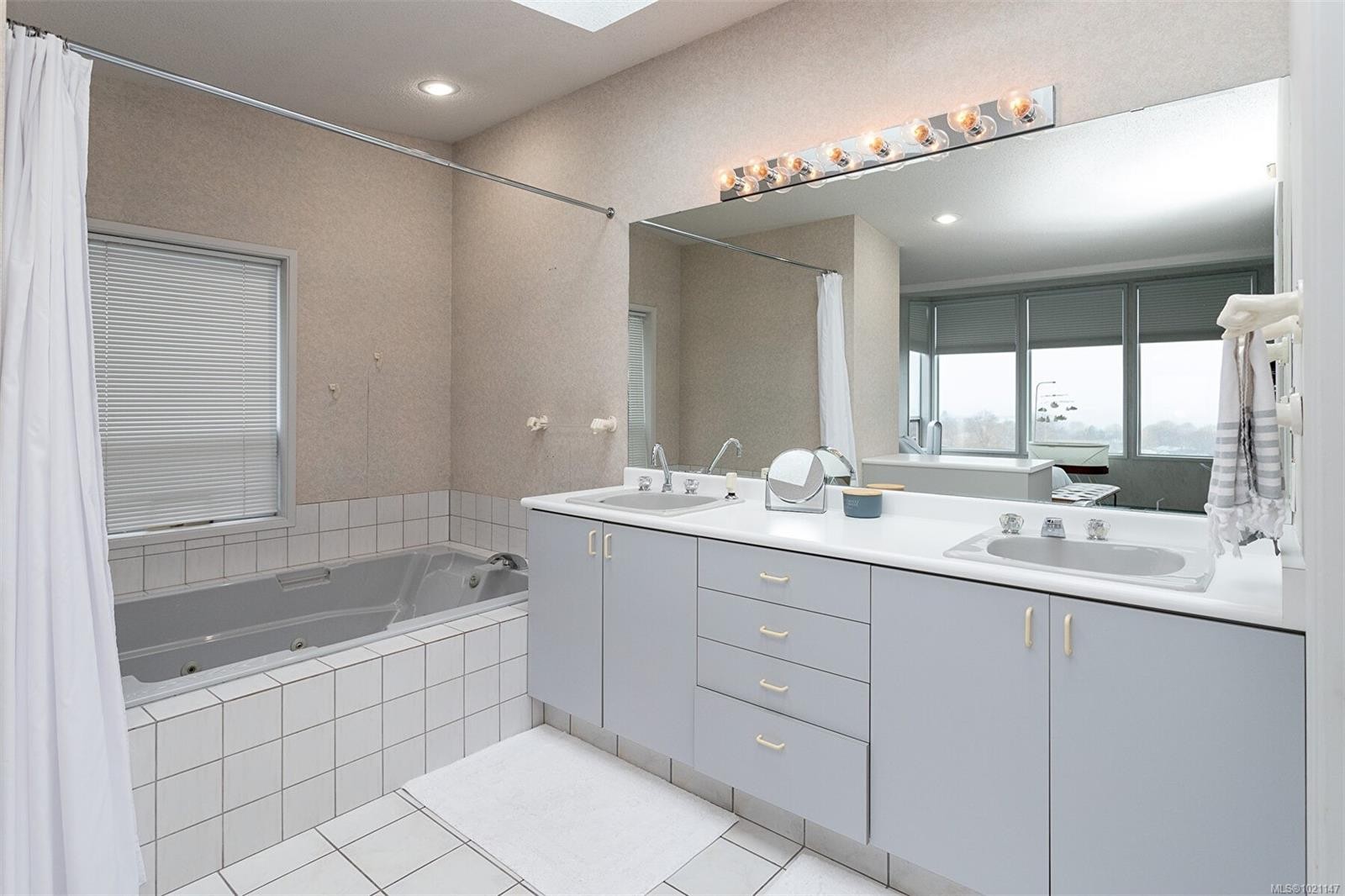 117 Barkley Terr, Oak Bay, BC