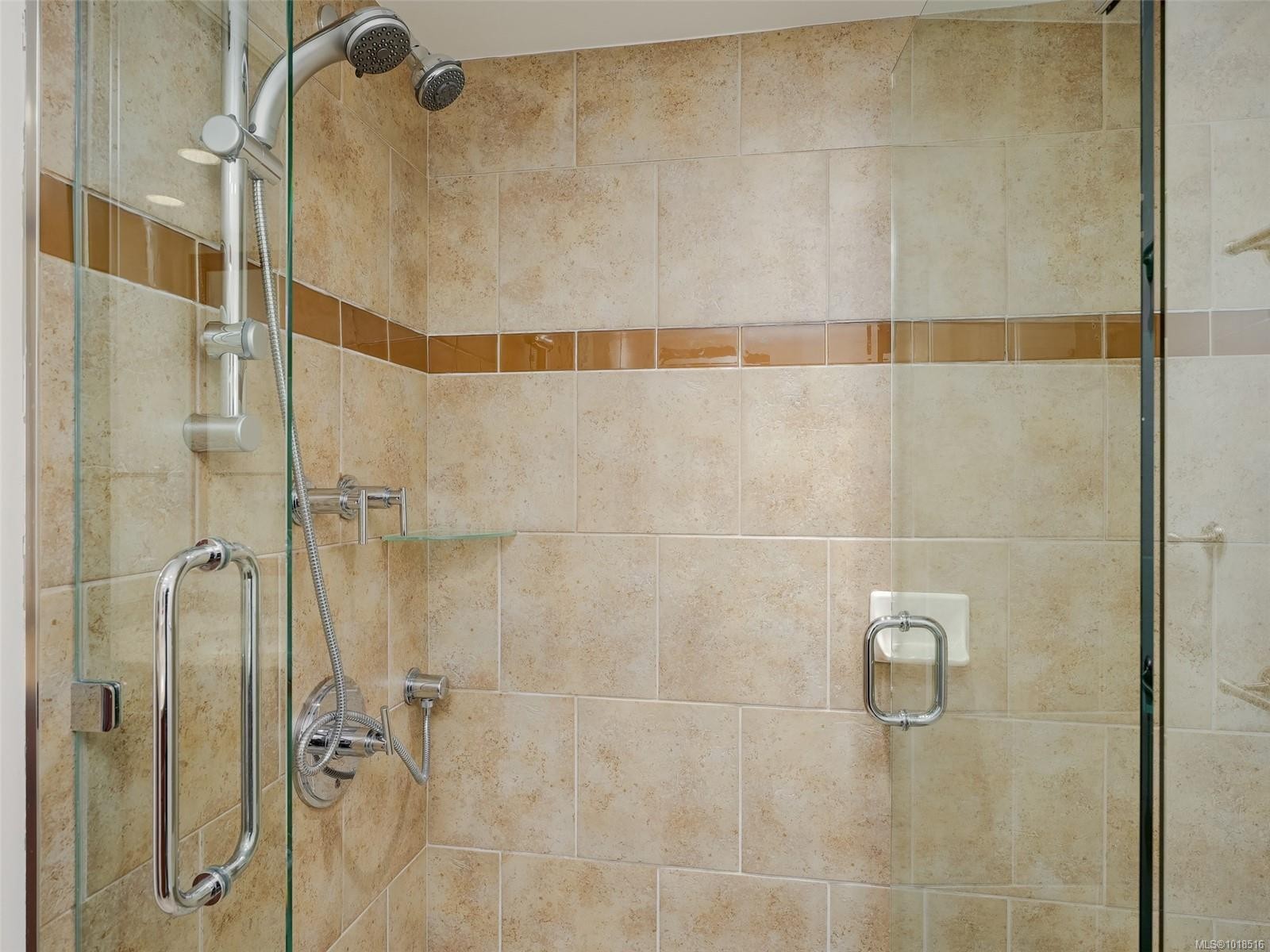 803-75 Songhees Rd, Victoria, BC - Indoor Photo Showing Bathroom