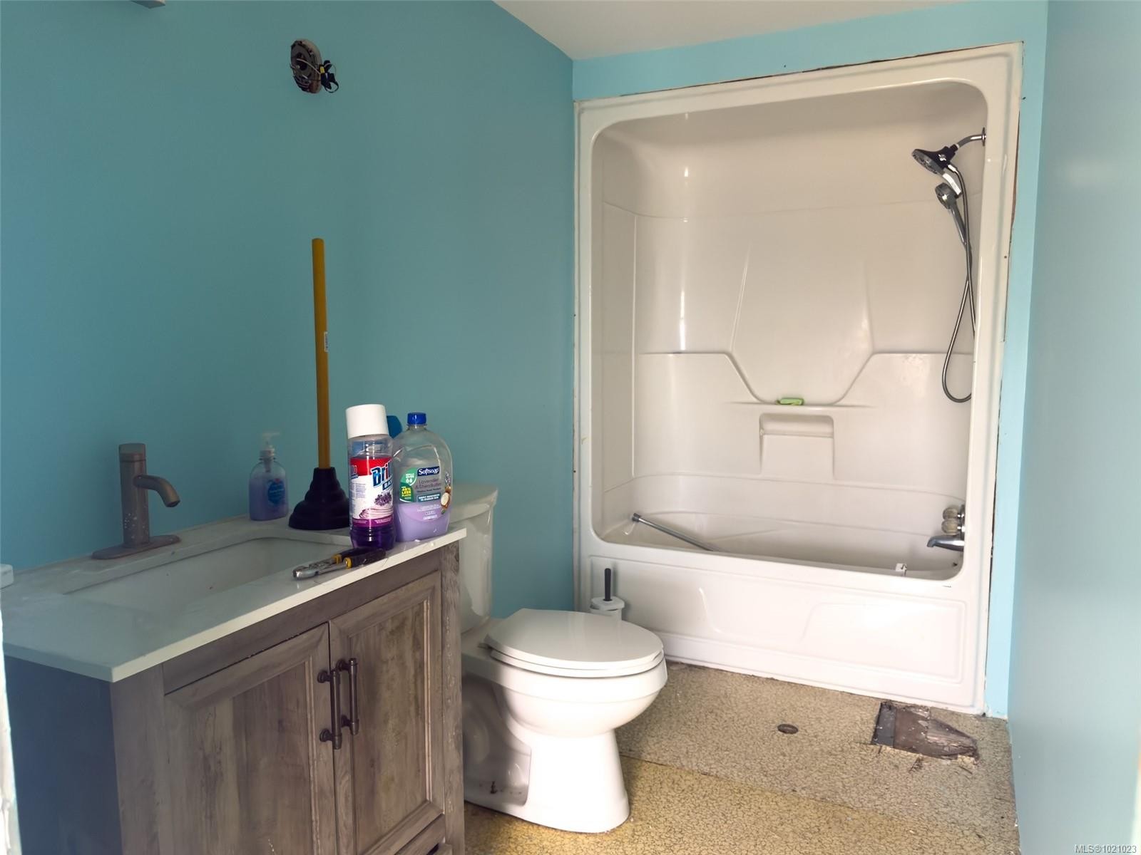 5975 Hunt St, Port Hardy, BC