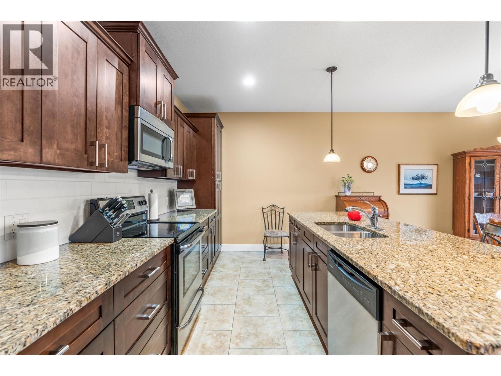 6600 Okanagan Avenue Unit# 9, Vernon, BC - Indoor Photo Showing Kitchen With Double Sink