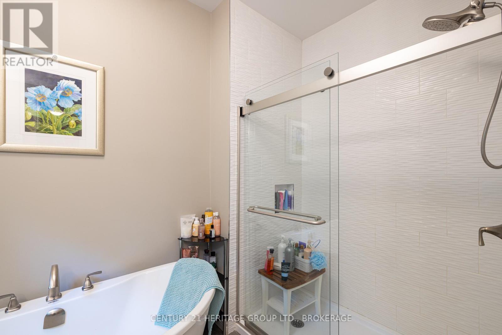 13 - 1071 Cranberry Cove Lane, Frontenac (Frontenac South), ON - Indoor Photo Showing Bathroom