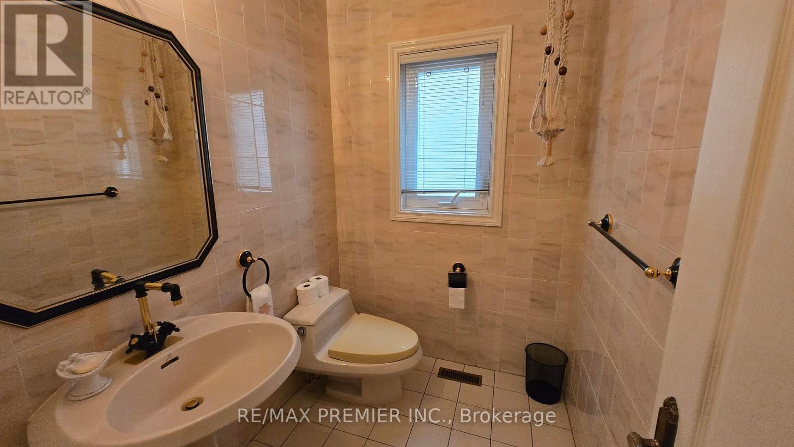 36 Railway Street, Vaughan, ON - Indoor Photo Showing Bathroom