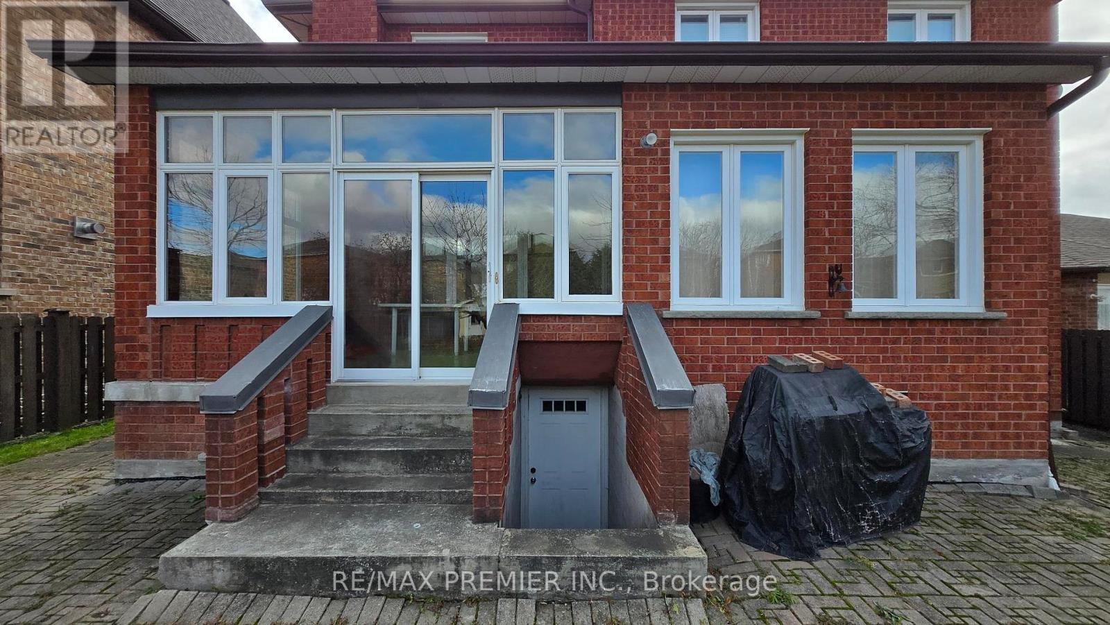 36 Railway Street, Vaughan, ON - Outdoor With Exterior