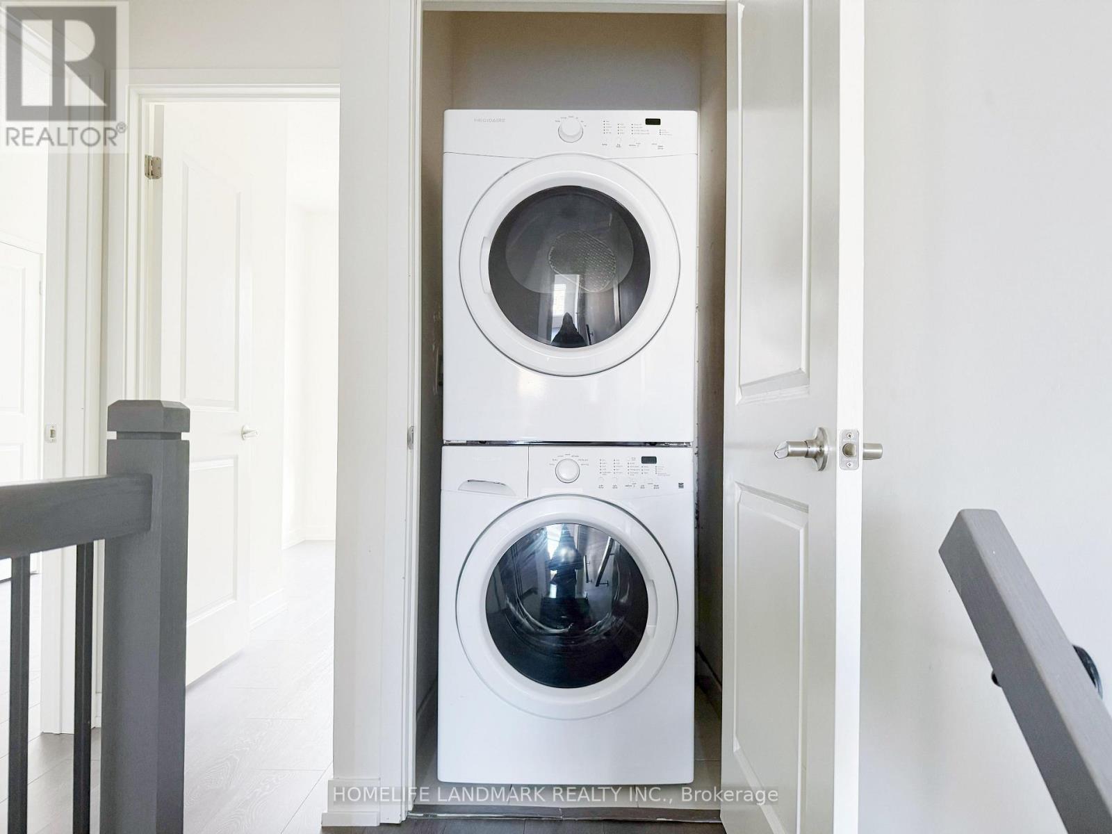 172 Squire Crescent, Oakville, ON - Indoor Photo Showing Laundry Room