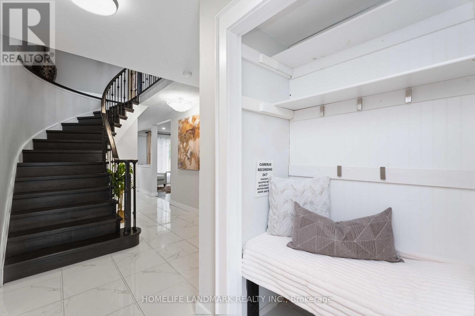 15 Anita Court, Hamilton, ON - Indoor Photo Showing Other Room