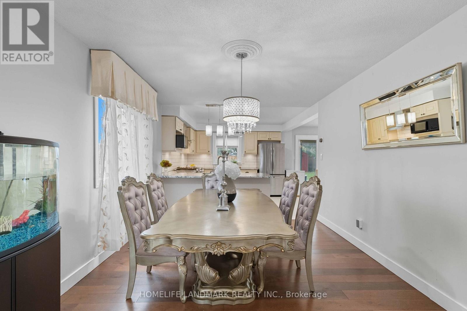 15 Anita Court, Hamilton, ON - Indoor Photo Showing Dining Room