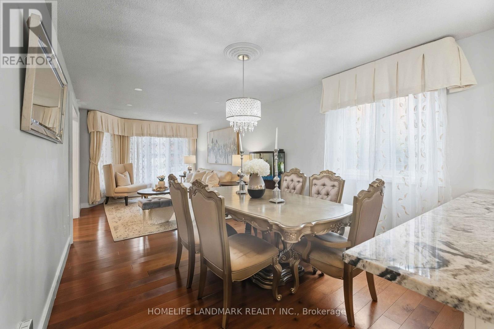 15 Anita Court, Hamilton, ON - Indoor Photo Showing Dining Room