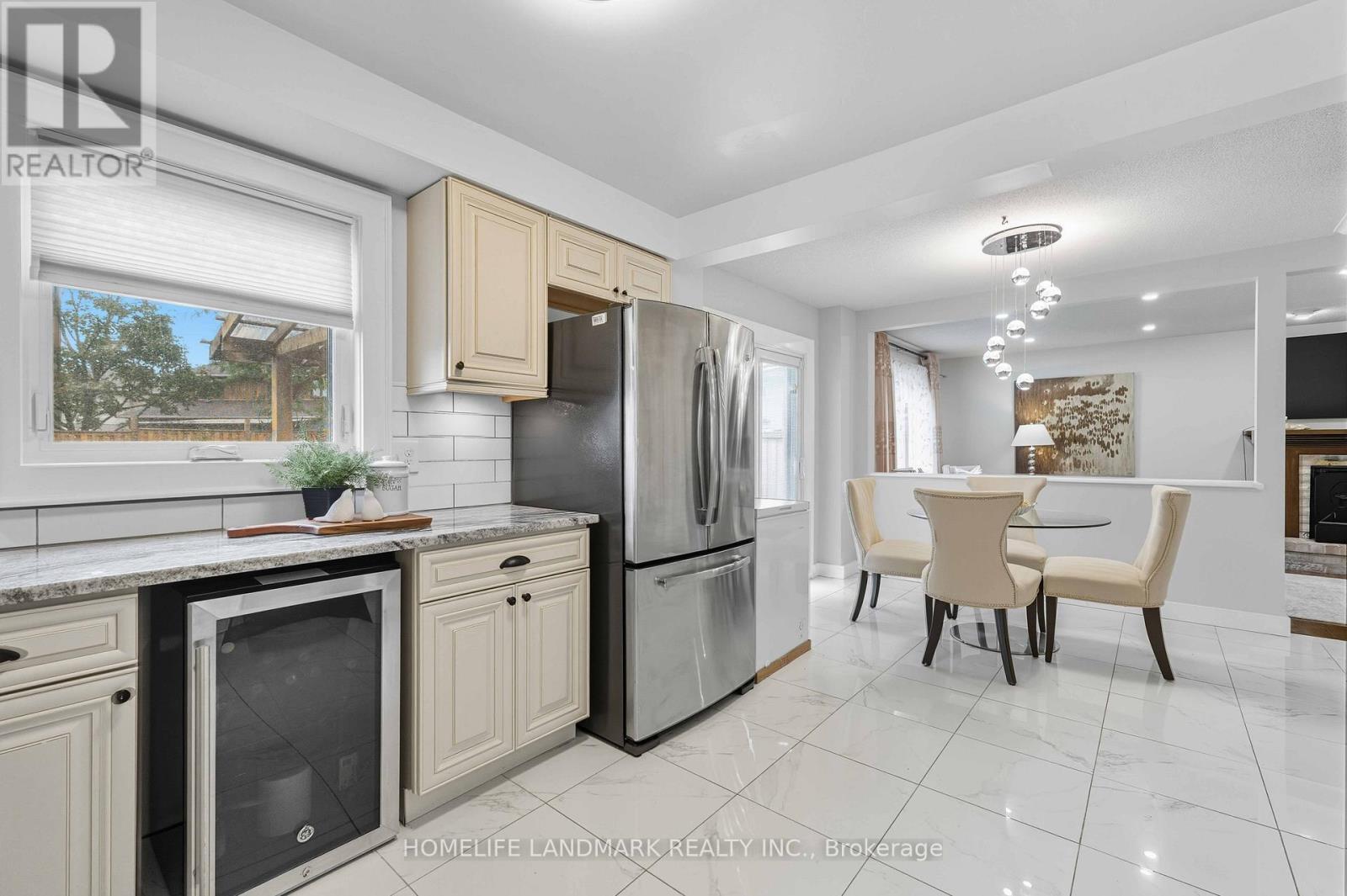 15 Anita Court, Hamilton, ON - Indoor