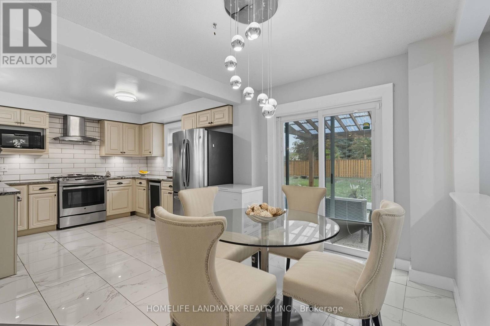 15 Anita Court, Hamilton, ON - Indoor