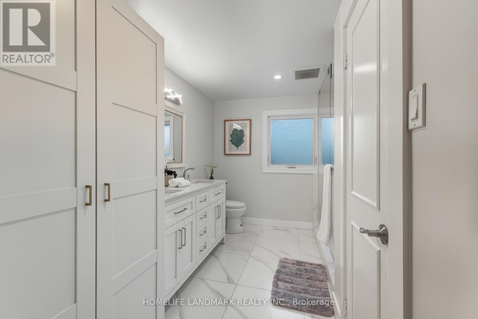 15 Anita Court, Hamilton, ON - Indoor Photo Showing Bathroom