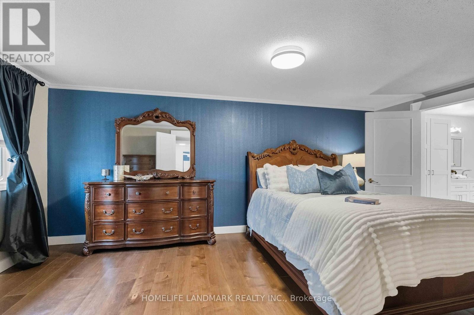 15 Anita Court, Hamilton, ON - Indoor Photo Showing Bedroom