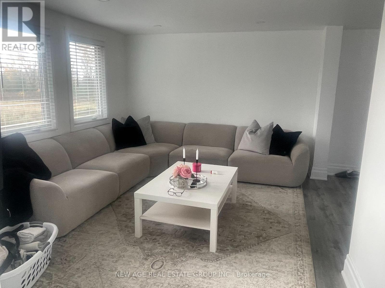 14726 Caledon King Townline Line, Caledon, ON - Indoor Photo Showing Living Room