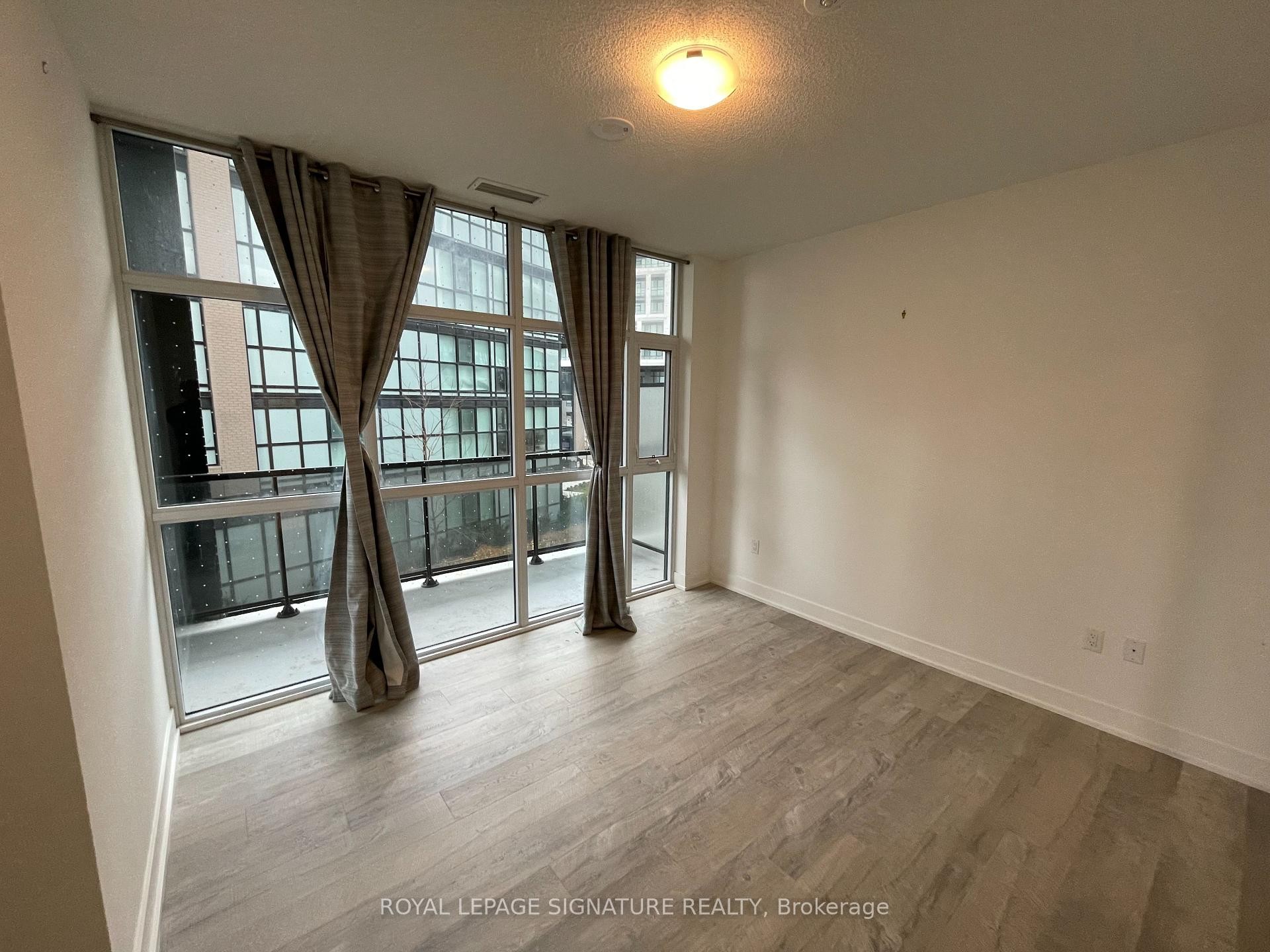 201-60 George Butchart Drive, Toronto, ON - Indoor Photo Showing Other Room