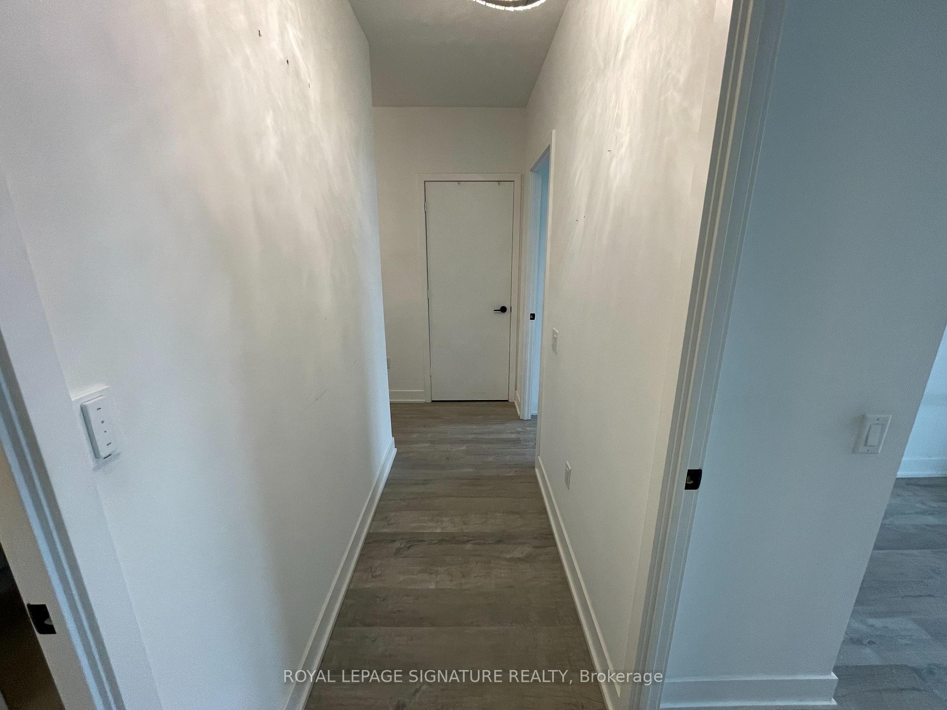 201-60 George Butchart Drive, Toronto, ON - Indoor Photo Showing Other Room