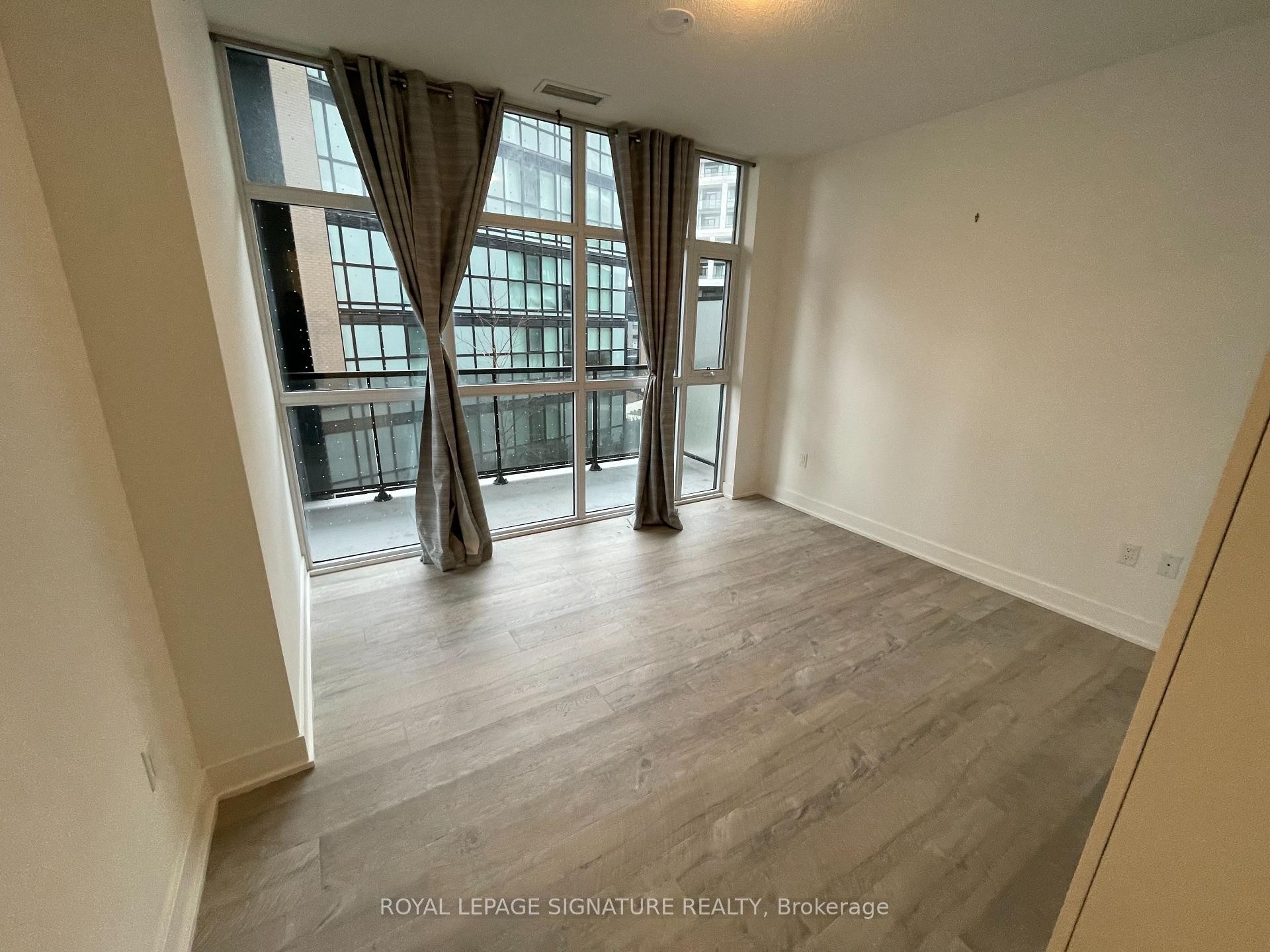 201-60 George Butchart Drive, Toronto, ON - Indoor Photo Showing Other Room